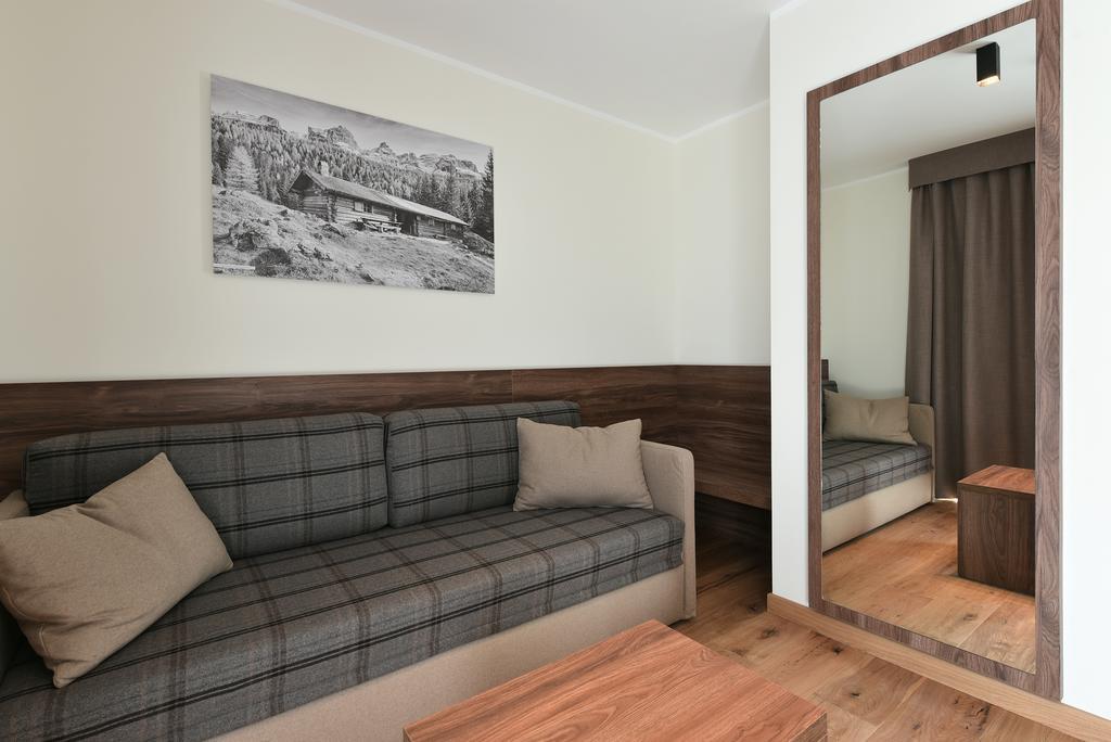 Dolomeet Boutique Hotel 平佐洛 外观 照片